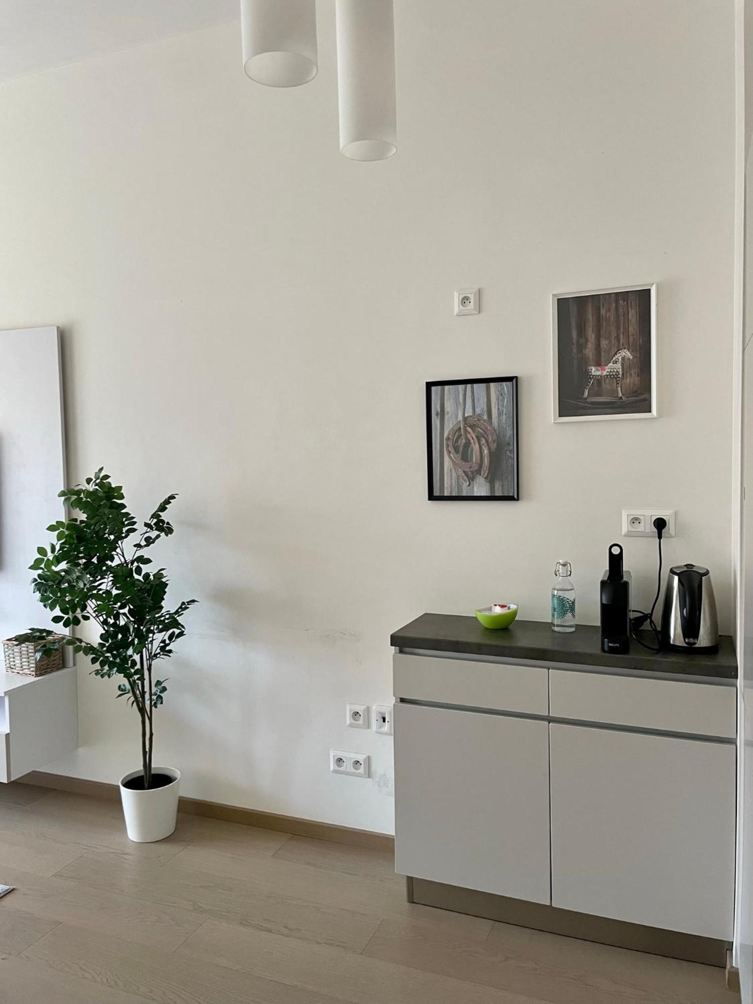New, Beautiful Apt With Parking In Best Location! Bratislava Eksteriør billede